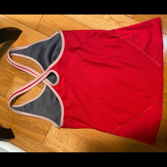 Nike dri-fit supportive top - Picture 3 of 4